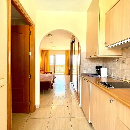 Studio With Sea Views, Piscina, Wifi,well Connected, Tenerife South *
